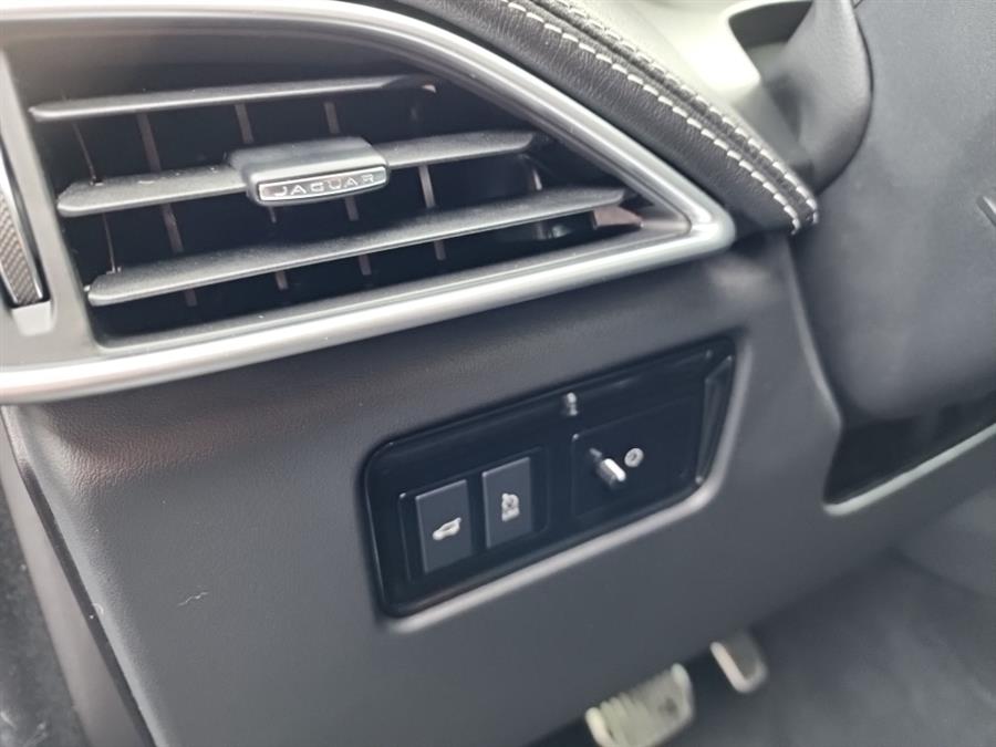 Used Jaguar F-PACE S AWD 2019 | L.I. Auto Gallery. Islip, New York Used Jaguar F-PACE S AWD 2019 | L.I. Auto Gallery. Islip, New York