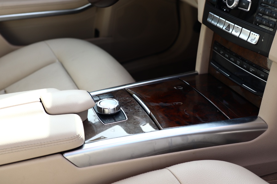 2014 Mercedes-Benz E-Class 4dr Sdn E 350 Luxury 4MATIC, available for sale in Jamaica, New York | Hillside Auto Mall Inc.. Jamaica, New York 2014 Mercedes-Benz E-Class 4dr Sdn E 350 Luxury 4MATIC, available for sale in Jamaica, New York | Hillside Auto Mall Inc.. Jamaica, New York