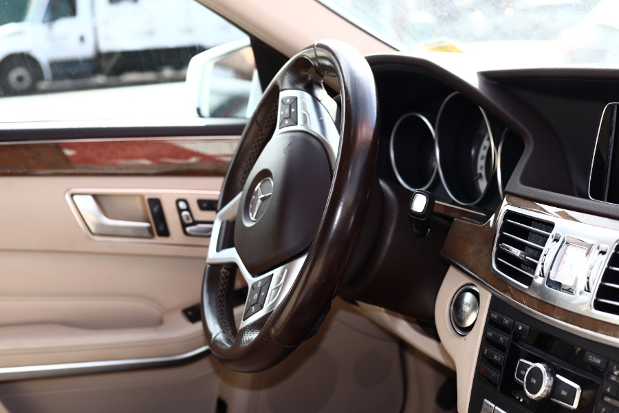2014 Mercedes-Benz E-Class 4dr Sdn E 350 Luxury 4MATIC, available for sale in Jamaica, New York | Hillside Auto Mall Inc.. Jamaica, New York 2014 Mercedes-Benz E-Class 4dr Sdn E 350 Luxury 4MATIC, available for sale in Jamaica, New York | Hillside Auto Mall Inc.. Jamaica, New York