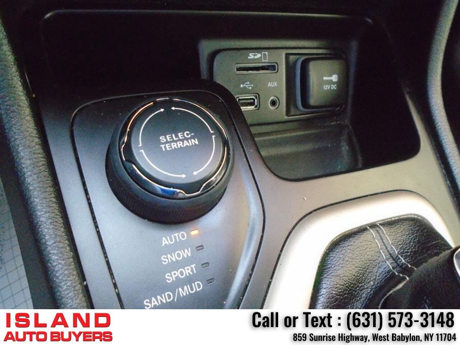 2016 Jeep Cherokee Limited 4x4 4dr SUV, available for sale in West Babylon, New York | Island Auto Buyers. West Babylon, New York 2016 Jeep Cherokee Limited 4x4 4dr SUV, available for sale in West Babylon, New York | Island Auto Buyers. West Babylon, New York