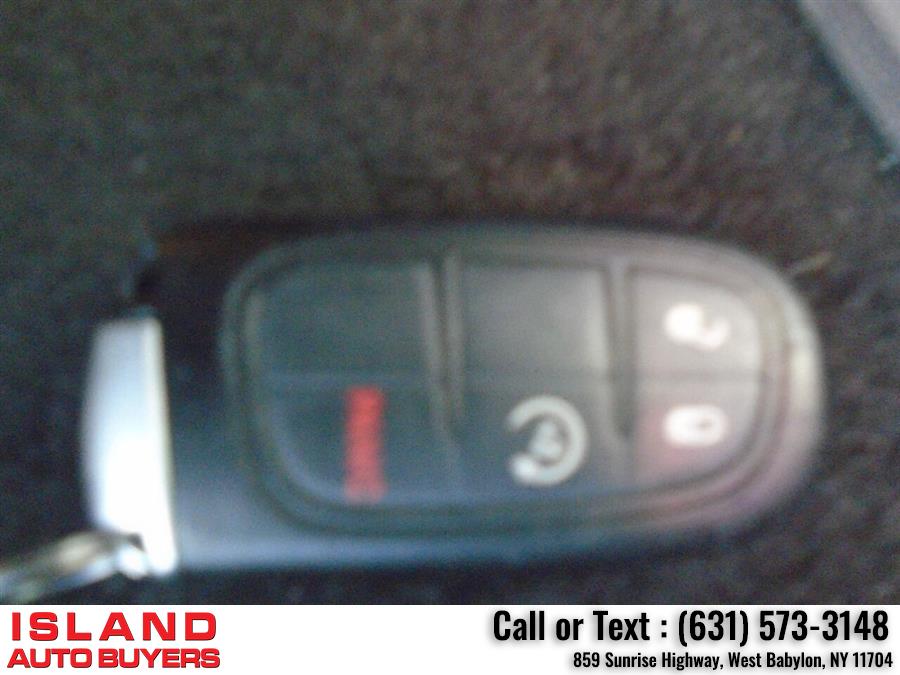 2016 Jeep Cherokee Limited 4x4 4dr SUV, available for sale in West Babylon, New York | Island Auto Buyers. West Babylon, New York 2016 Jeep Cherokee Limited 4x4 4dr SUV, available for sale in West Babylon, New York | Island Auto Buyers. West Babylon, New York