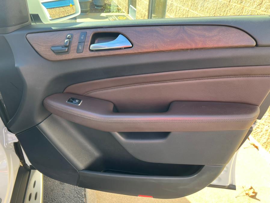2015 Mercedes-Benz M-Class 4MATIC 4dr ML 350, available for sale in East Windsor, Connecticut | Century Auto And Truck. East Windsor, Connecticut 2015 Mercedes-Benz M-Class 4MATIC 4dr ML 350, available for sale in East Windsor, Connecticut | Century Auto And Truck. East Windsor, Connecticut