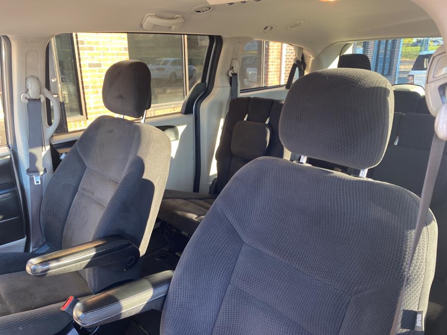 2014 Dodge Grand Caravan 4dr Wgn SE, available for sale in Middletown, Connecticut | Newfield Auto Sales. Middletown, Connecticut 2014 Dodge Grand Caravan 4dr Wgn SE, available for sale in Middletown, Connecticut | Newfield Auto Sales. Middletown, Connecticut