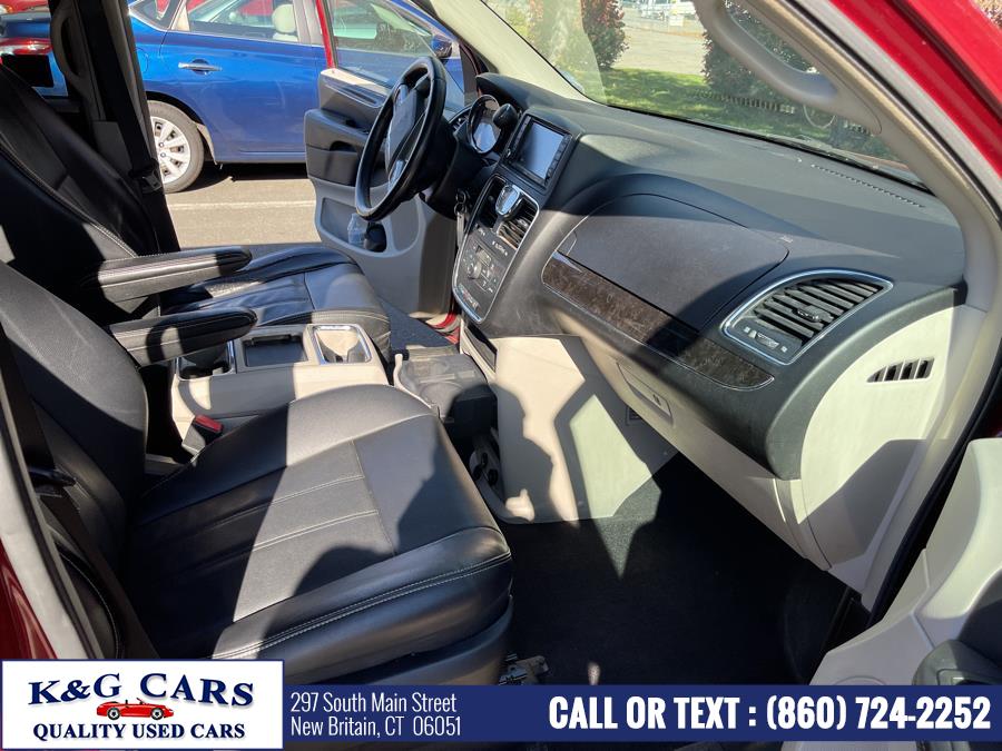 Used Chrysler Town & Country 4dr Wgn Touring 2013 | K and G Cars . New Britain, Connecticut Used Chrysler Town & Country 4dr Wgn Touring 2013 | K and G Cars . New Britain, Connecticut
