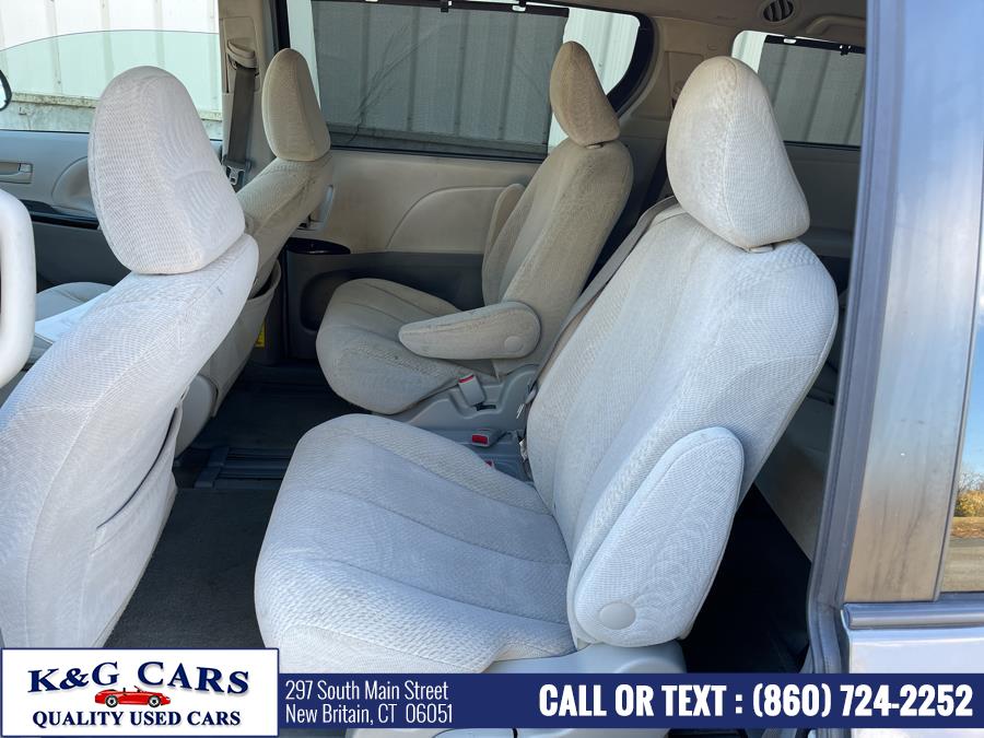Used Toyota Sienna 5dr 7-Pass Van V6 LE AAS FWD (Natl) 2011 | K and G Cars . New Britain, Connecticut Used Toyota Sienna 5dr 7-Pass Van V6 LE AAS FWD (Natl) 2011 | K and G Cars . New Britain, Connecticut
