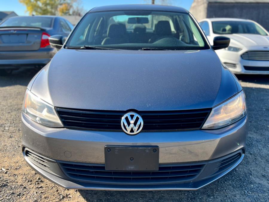2013 Volkswagen Jetta Sedan 4dr Auto S, available for sale in Wallingford, Connecticut | Wallingford Auto Center LLC. Wallingford, Connecticut 2013 Volkswagen Jetta Sedan 4dr Auto S, available for sale in Wallingford, Connecticut | Wallingford Auto Center LLC. Wallingford, Connecticut