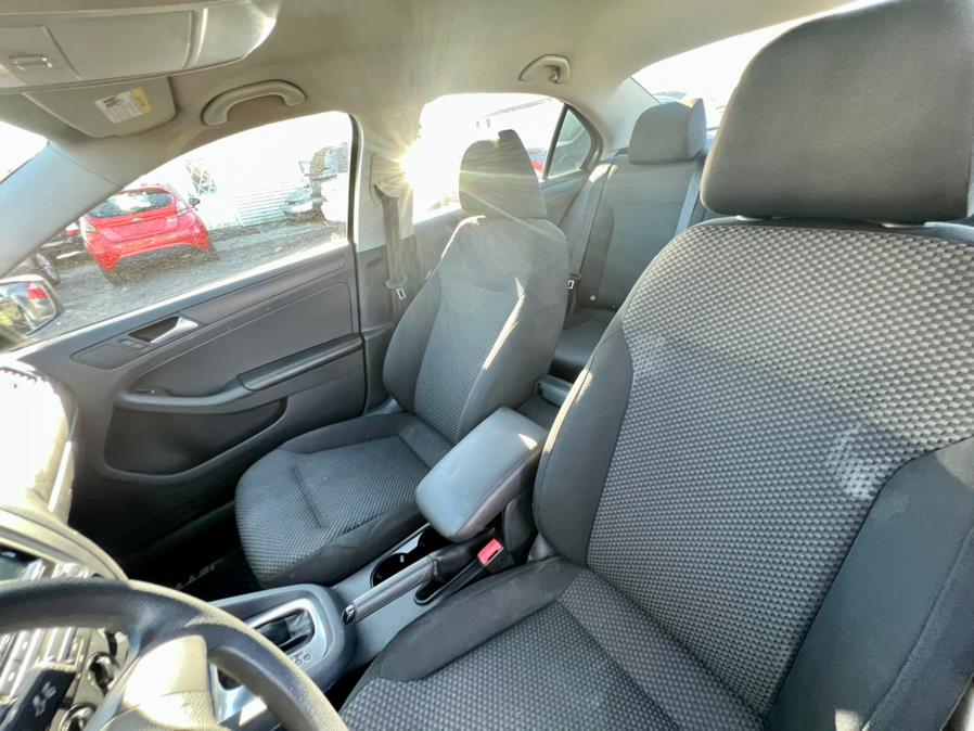 2013 Volkswagen Jetta Sedan 4dr Auto S, available for sale in Wallingford, Connecticut | Wallingford Auto Center LLC. Wallingford, Connecticut 2013 Volkswagen Jetta Sedan 4dr Auto S, available for sale in Wallingford, Connecticut | Wallingford Auto Center LLC. Wallingford, Connecticut