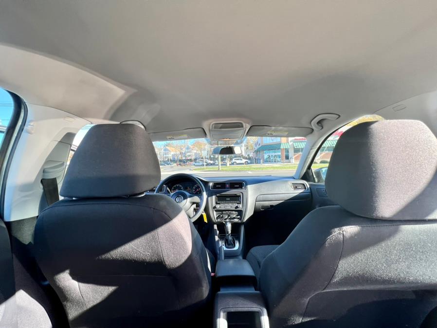 2013 Volkswagen Jetta Sedan 4dr Auto S, available for sale in Wallingford, Connecticut | Wallingford Auto Center LLC. Wallingford, Connecticut 2013 Volkswagen Jetta Sedan 4dr Auto S, available for sale in Wallingford, Connecticut | Wallingford Auto Center LLC. Wallingford, Connecticut