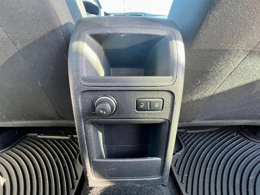 2013 Volkswagen Jetta Sedan 4dr Auto S, available for sale in Wallingford, Connecticut | Wallingford Auto Center LLC. Wallingford, Connecticut 2013 Volkswagen Jetta Sedan 4dr Auto S, available for sale in Wallingford, Connecticut | Wallingford Auto Center LLC. Wallingford, Connecticut