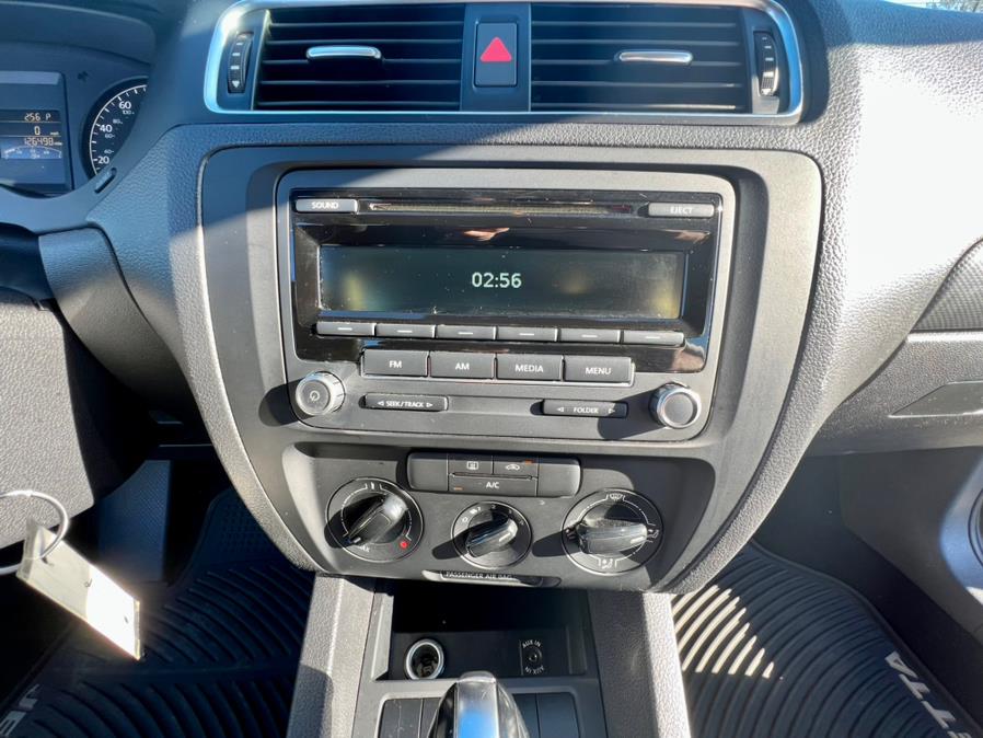 2013 Volkswagen Jetta Sedan 4dr Auto S, available for sale in Wallingford, Connecticut | Wallingford Auto Center LLC. Wallingford, Connecticut 2013 Volkswagen Jetta Sedan 4dr Auto S, available for sale in Wallingford, Connecticut | Wallingford Auto Center LLC. Wallingford, Connecticut