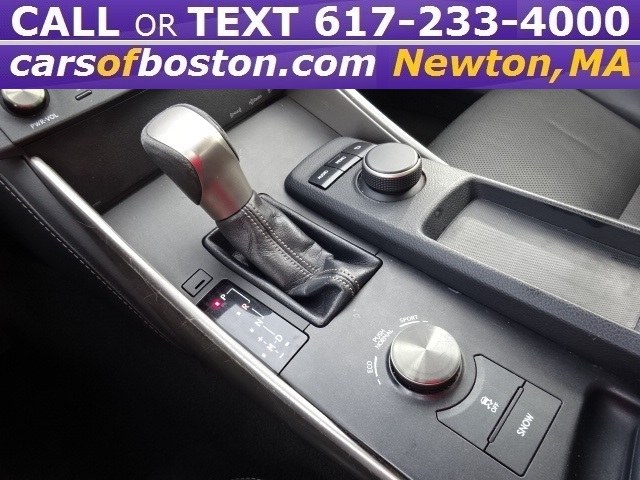 Used Lexus IS 200t 4dr Sdn 2016 | Jacob Auto Sales. Newton, Massachusetts