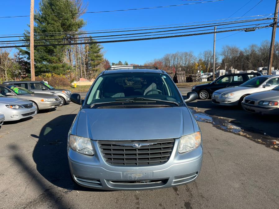 Used Chrysler Town & Country 4dr SWB FWD 2005 | CT Car Co LLC. East Windsor, Connecticut Used Chrysler Town & Country 4dr SWB FWD 2005 | CT Car Co LLC. East Windsor, Connecticut