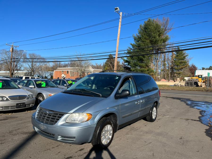 Used Chrysler Town & Country 4dr SWB FWD 2005 | CT Car Co LLC. East Windsor, Connecticut Used Chrysler Town & Country 4dr SWB FWD 2005 | CT Car Co LLC. East Windsor, Connecticut