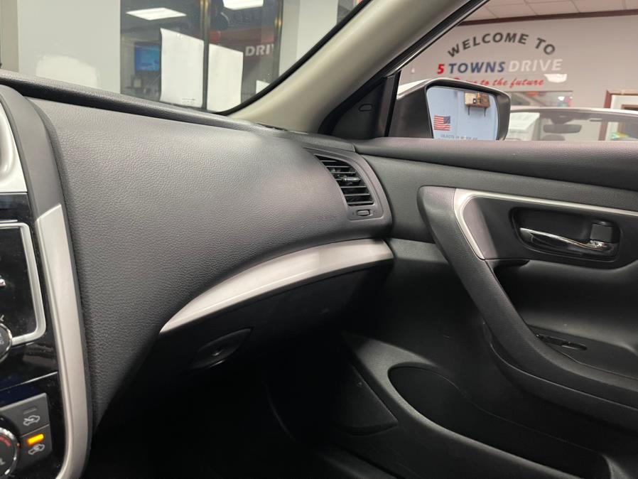 Used Nissan Altima 2.5 SV Sedan 2018 | 5 Towns Drive. Inwood, New York Used Nissan Altima 2.5 SV Sedan 2018 | 5 Towns Drive. Inwood, New York