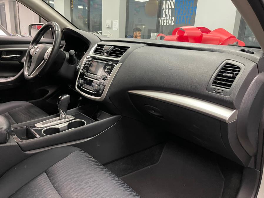 Used Nissan Altima 2.5 SV Sedan 2018 | 5 Towns Drive. Inwood, New York Used Nissan Altima 2.5 SV Sedan 2018 | 5 Towns Drive. Inwood, New York