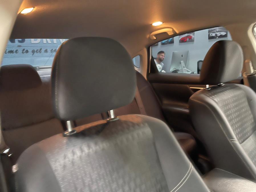 Used Nissan Altima 2.5 SV Sedan 2018 | 5 Towns Drive. Inwood, New York Used Nissan Altima 2.5 SV Sedan 2018 | 5 Towns Drive. Inwood, New York