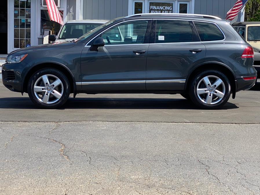 Used Volkswagen Touareg 4dr 3.6L Sport 2014 | Lava Motors 2 Inc. Canton, Connecticut Used Volkswagen Touareg 4dr 3.6L Sport 2014 | Lava Motors 2 Inc. Canton, Connecticut