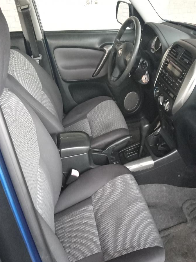 Used Toyota RAV4 4dr Auto (Natl) 2005 | Supreme Automotive. New Britain, Connecticut Used Toyota RAV4 4dr Auto (Natl) 2005 | Supreme Automotive. New Britain, Connecticut