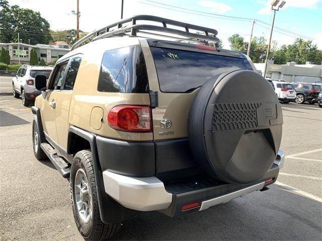 2011 Toyota Fj Cruiser Base, available for sale in Stratford, Connecticut | Wiz Leasing Inc. Stratford, Connecticut 2011 Toyota Fj Cruiser Base, available for sale in Stratford, Connecticut | Wiz Leasing Inc. Stratford, Connecticut