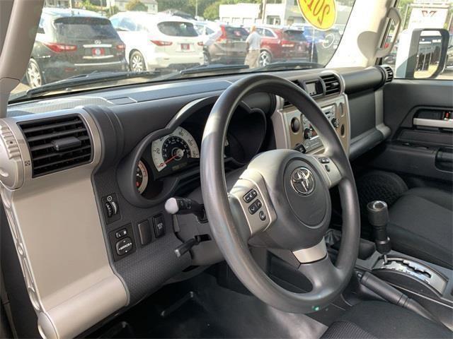 2011 Toyota Fj Cruiser Base, available for sale in Stratford, Connecticut | Wiz Leasing Inc. Stratford, Connecticut 2011 Toyota Fj Cruiser Base, available for sale in Stratford, Connecticut | Wiz Leasing Inc. Stratford, Connecticut