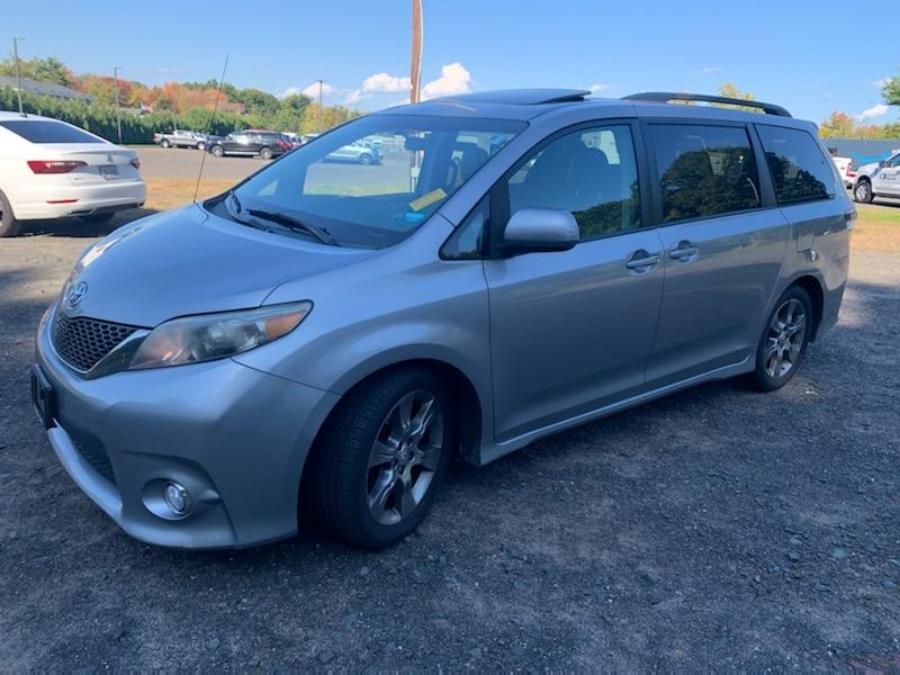 2011 Toyota Sienna 5dr 8-Pass Van V6 SE FWD, available for sale in Shelton, CT