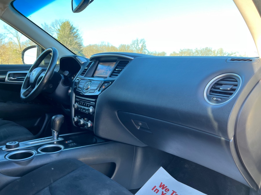 Used Nissan Pathfinder 4WD 4dr SV 2015 | Marsh Auto Sales LLC. Ortonville, Michigan Used Nissan Pathfinder 4WD 4dr SV 2015 | Marsh Auto Sales LLC. Ortonville, Michigan
