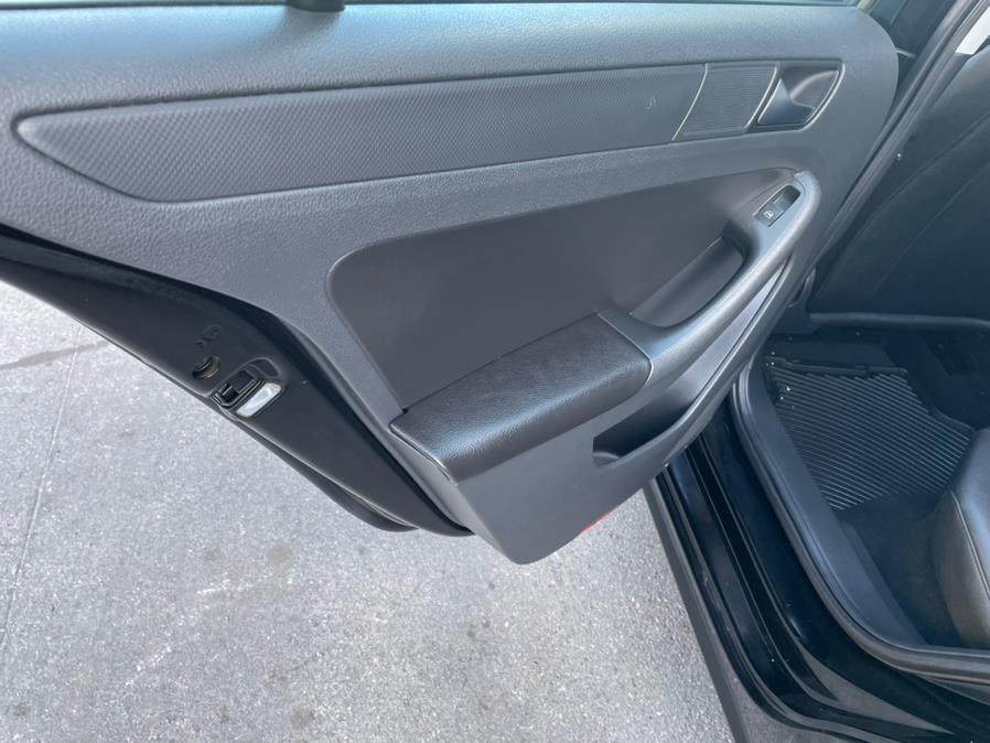 Used Volkswagen Jetta Sedan 4dr Auto SE w/Convenience & Sunroof PZEV 2011 | U Save Auto Auction. Garden Grove, California Used Volkswagen Jetta Sedan 4dr Auto SE w/Convenience & Sunroof PZEV 2011 | U Save Auto Auction. Garden Grove, California