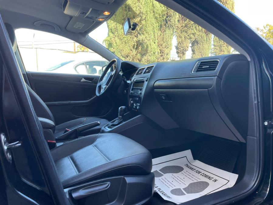 Used Volkswagen Jetta Sedan 4dr Auto SE w/Convenience & Sunroof PZEV 2011 | U Save Auto Auction. Garden Grove, California Used Volkswagen Jetta Sedan 4dr Auto SE w/Convenience & Sunroof PZEV 2011 | U Save Auto Auction. Garden Grove, California