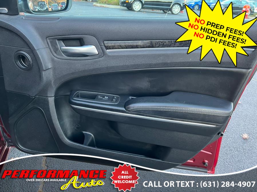 2016 Chrysler 300 4dr Sdn 300C RWD, available for sale in Bohemia, New York | Performance Auto Inc. Bohemia, New York 2016 Chrysler 300 4dr Sdn 300C RWD, available for sale in Bohemia, New York | Performance Auto Inc. Bohemia, New York