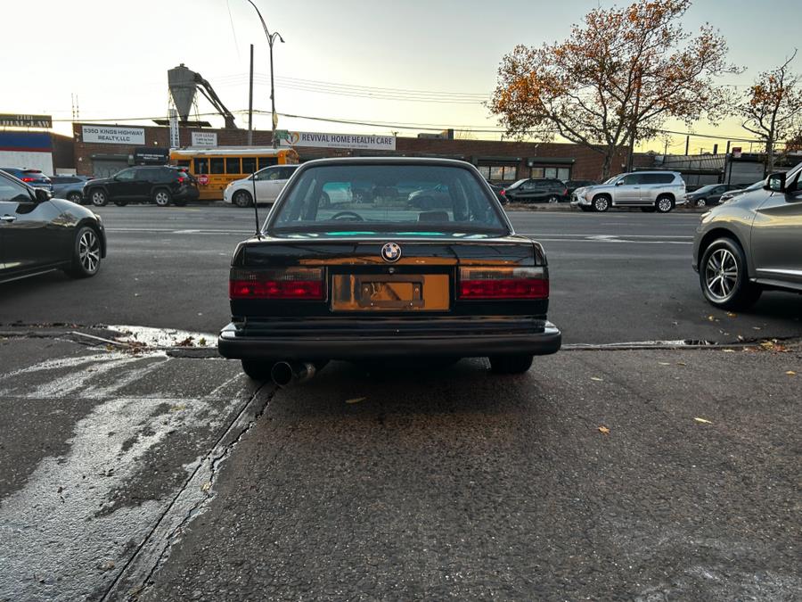Used BMW 325e 2 door 325e 5-Spd 1984 | Rubber Bros Auto World. Brooklyn, New York Used BMW 325e 2 door 325e 5-Spd 1984 | Rubber Bros Auto World. Brooklyn, New York
