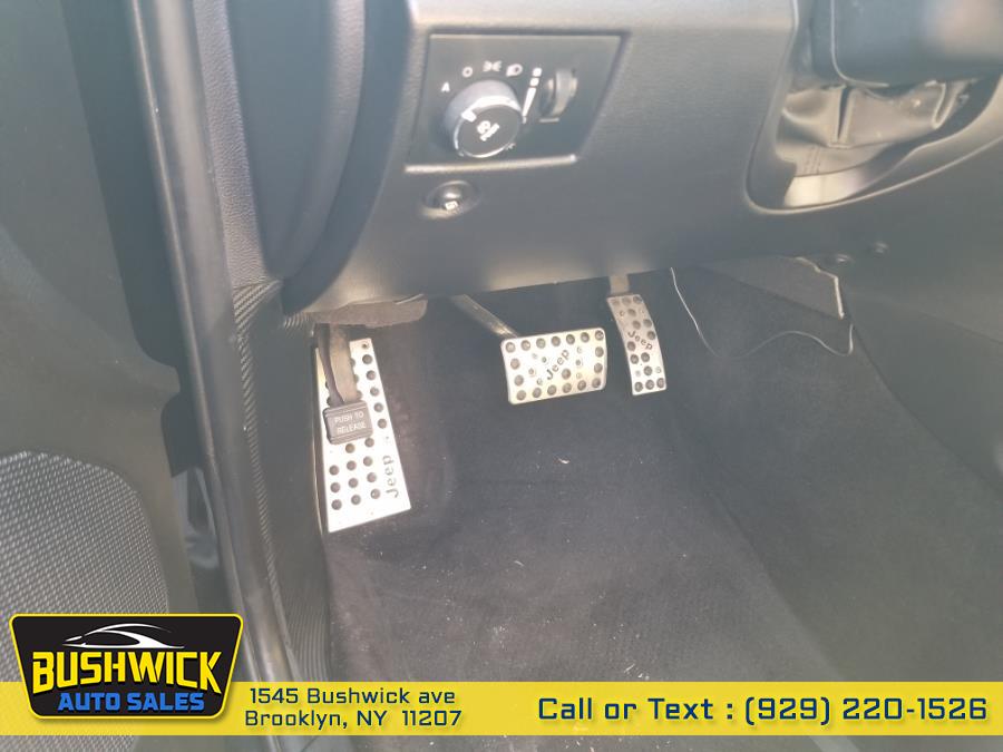 2012 Jeep Grand Cherokee 4WD 4dr Laredo, available for sale in Brooklyn, New York | Bushwick Auto Sales LLC. Brooklyn, New York 2012 Jeep Grand Cherokee 4WD 4dr Laredo, available for sale in Brooklyn, New York | Bushwick Auto Sales LLC. Brooklyn, New York
