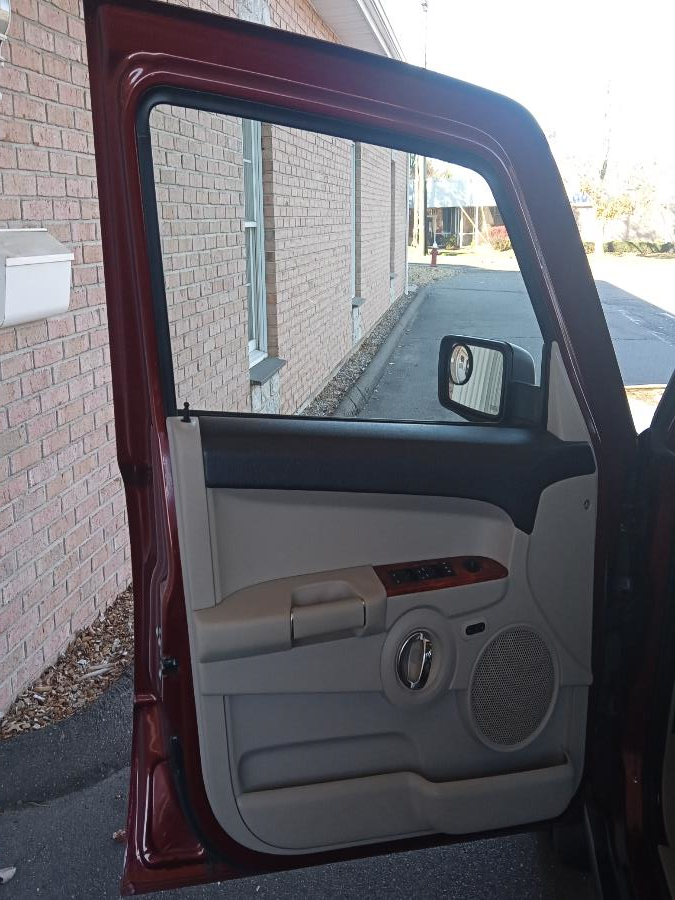 2007 Jeep Commander 4WD 4dr Limited, available for sale in New Britain, Connecticut | Supreme Automotive. New Britain, Connecticut 2007 Jeep Commander 4WD 4dr Limited, available for sale in New Britain, Connecticut | Supreme Automotive. New Britain, Connecticut