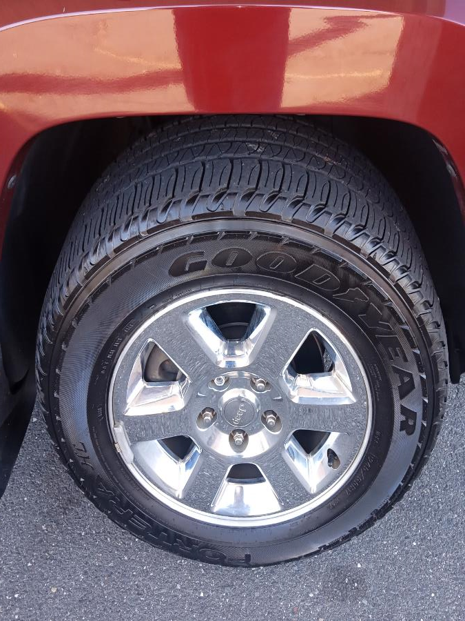 2007 Jeep Commander 4WD 4dr Limited, available for sale in New Britain, Connecticut | Supreme Automotive. New Britain, Connecticut 2007 Jeep Commander 4WD 4dr Limited, available for sale in New Britain, Connecticut | Supreme Automotive. New Britain, Connecticut