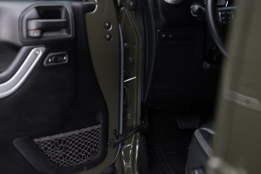 2015 Jeep Brute 4WD 4dr Rubicon, available for sale in North Salem, New York | Meccanic Shop North Inc. North Salem, New York 2015 Jeep Brute 4WD 4dr Rubicon, available for sale in North Salem, New York | Meccanic Shop North Inc. North Salem, New York