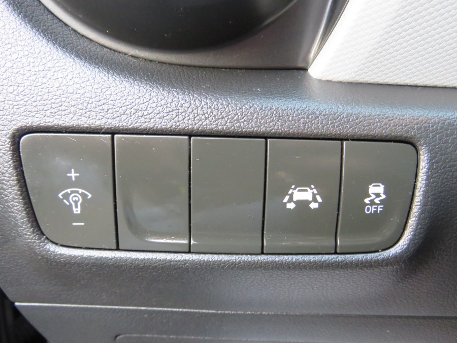 Used Hyundai Kona SE Auto 2021 | Road Masters II INC. Middle Village, New York Used Hyundai Kona SE Auto 2021 | Road Masters II INC. Middle Village, New York
