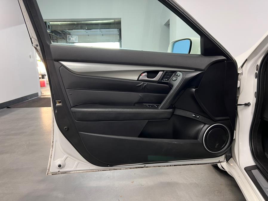 Used Acura TL 4dr Sdn 2WD Tech 2010 | M Auto Group. Elizabeth, New Jersey Used Acura TL 4dr Sdn 2WD Tech 2010 | M Auto Group. Elizabeth, New Jersey