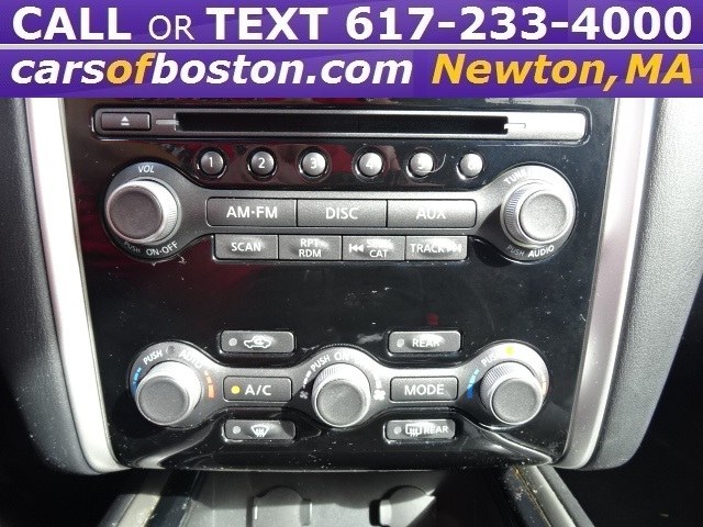 Used Nissan Pathfinder 4WD 4dr SV 2013 | Jacob Auto Sales. Newton, Massachusetts