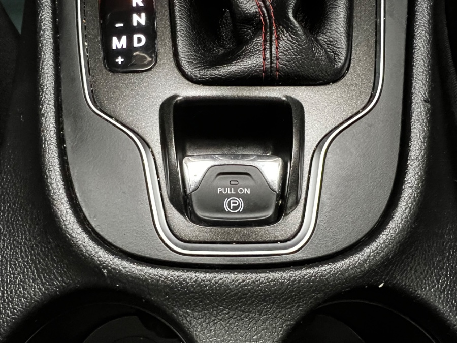 Used Jeep Cherokee Trailhawk Elite 4x4 2019 | Power Motors East. Massapequa Park, New York Used Jeep Cherokee Trailhawk Elite 4x4 2019 | Power Motors East. Massapequa Park, New York