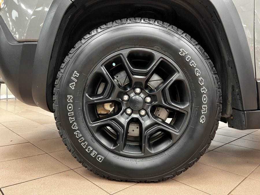 Used Jeep Cherokee Trailhawk Elite 4x4 2019 | Power Motors East. Massapequa Park, New York Used Jeep Cherokee Trailhawk Elite 4x4 2019 | Power Motors East. Massapequa Park, New York