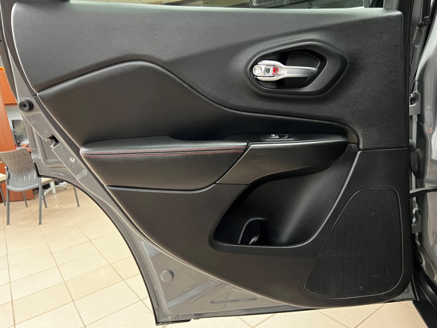 Used Jeep Cherokee Trailhawk Elite 4x4 2019 | Power Motors East. Massapequa Park, New York Used Jeep Cherokee Trailhawk Elite 4x4 2019 | Power Motors East. Massapequa Park, New York