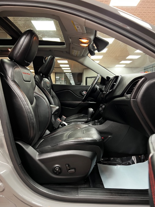Used Jeep Cherokee Trailhawk Elite 4x4 2019 | Power Motors East. Massapequa Park, New York Used Jeep Cherokee Trailhawk Elite 4x4 2019 | Power Motors East. Massapequa Park, New York