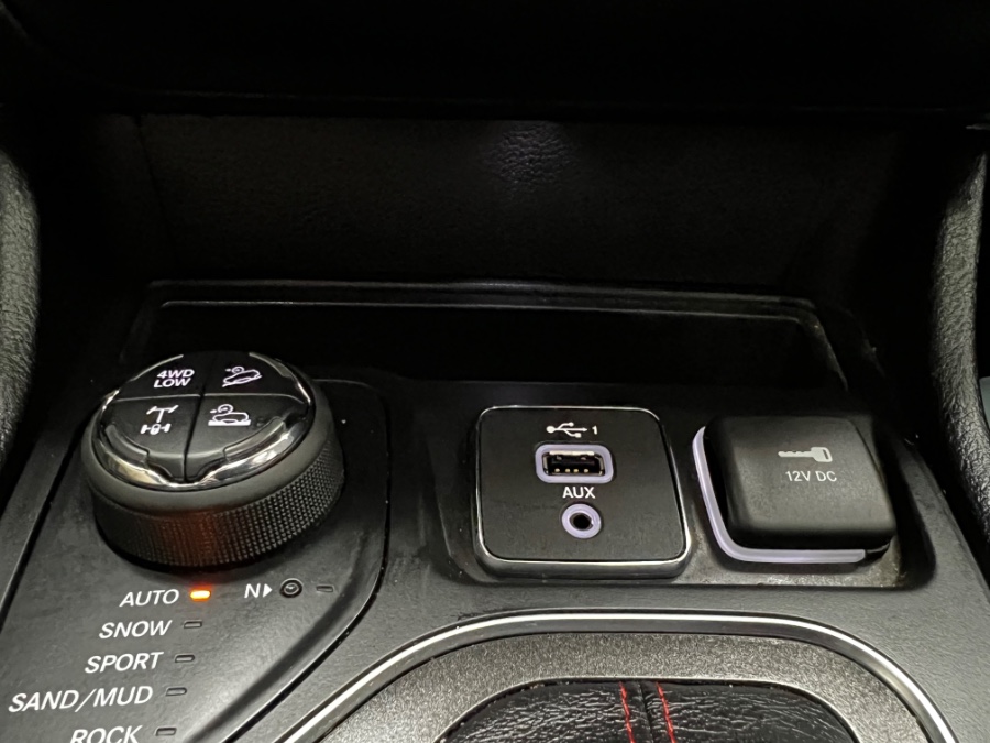 Used Jeep Cherokee Trailhawk Elite 4x4 2019 | Power Motors East. Massapequa Park, New York Used Jeep Cherokee Trailhawk Elite 4x4 2019 | Power Motors East. Massapequa Park, New York