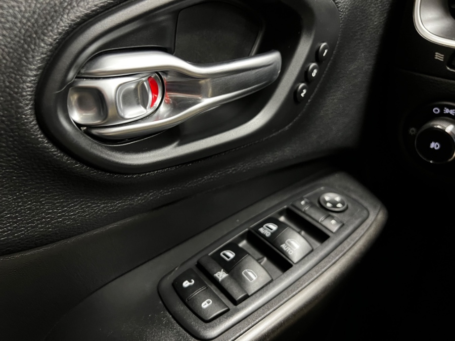 Used Jeep Cherokee Trailhawk Elite 4x4 2019 | Power Motors East. Massapequa Park, New York Used Jeep Cherokee Trailhawk Elite 4x4 2019 | Power Motors East. Massapequa Park, New York