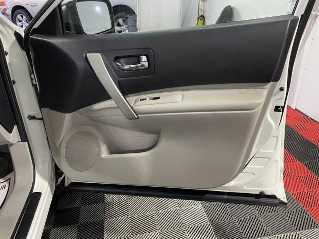 Used Nissan Rogue SL 2013 | Queens Auto Mall. Richmond Hill, New York Used Nissan Rogue SL 2013 | Queens Auto Mall. Richmond Hill, New York