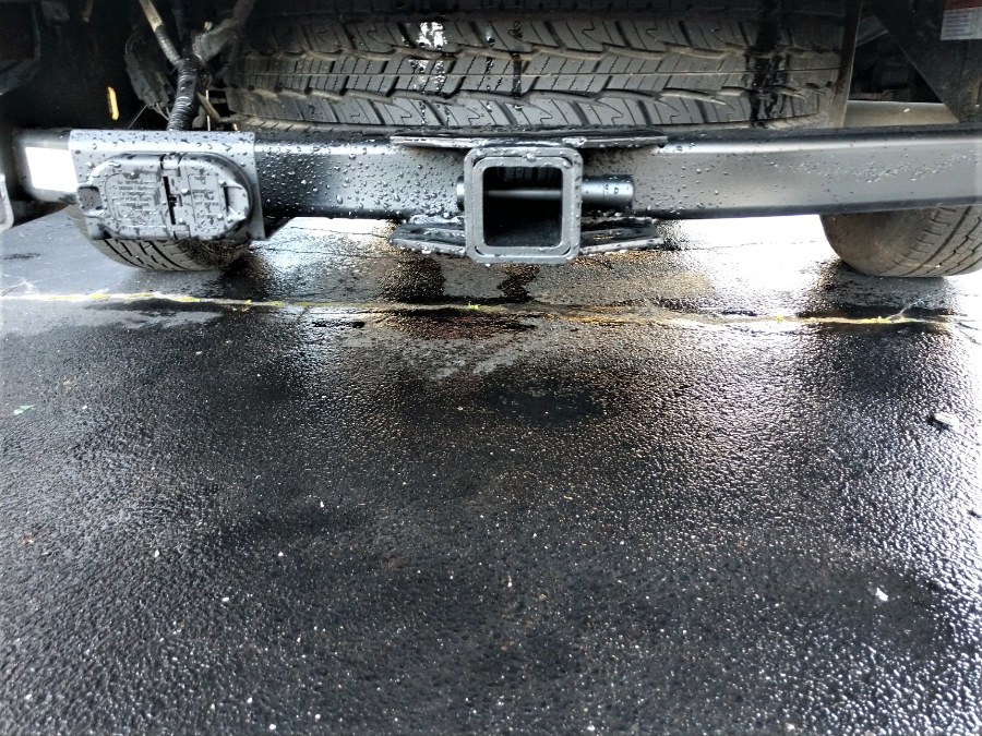 2015 Ford F350 SUPER DUTY LONG BED w LIFTGATE 2WD Reg Cab 137" XL, available for sale in COPIAGUE, New York | Warwick Auto Sales Inc. COPIAGUE, New York 2015 Ford F350 SUPER DUTY LONG BED w LIFTGATE 2WD Reg Cab 137" XL, available for sale in COPIAGUE, New York | Warwick Auto Sales Inc. COPIAGUE, New York