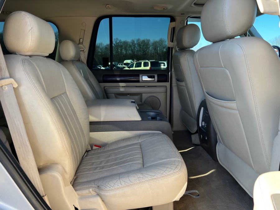 Used Lincoln Navigator 4dr 4WD Luxury 2004 | Marsh Auto Sales LLC. Ortonville, Michigan Used Lincoln Navigator 4dr 4WD Luxury 2004 | Marsh Auto Sales LLC. Ortonville, Michigan