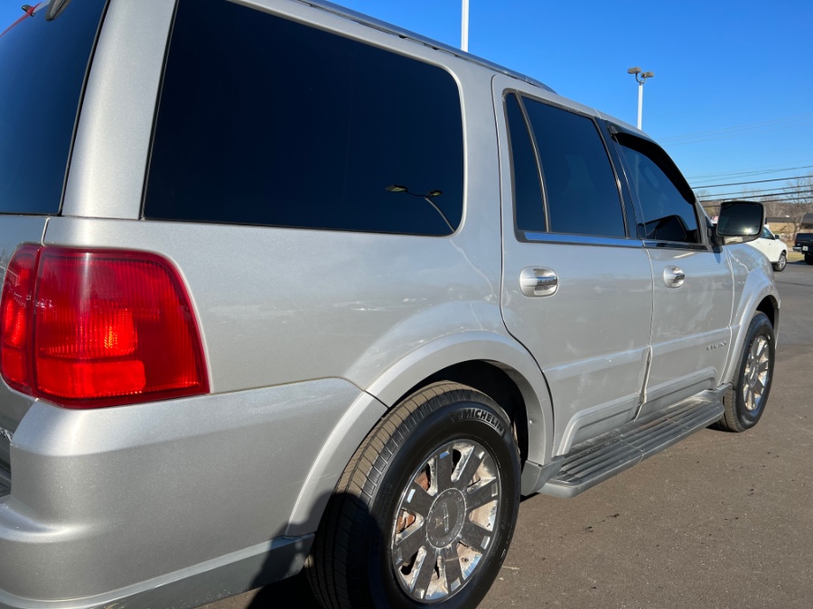 Used Lincoln Navigator 4dr 4WD Luxury 2004 | Marsh Auto Sales LLC. Ortonville, Michigan Used Lincoln Navigator 4dr 4WD Luxury 2004 | Marsh Auto Sales LLC. Ortonville, Michigan