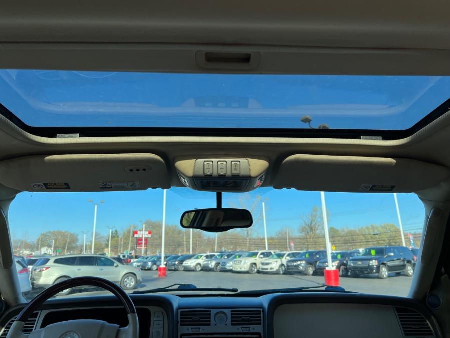 Used Lincoln Navigator 4dr 4WD Luxury 2004 | Marsh Auto Sales LLC. Ortonville, Michigan Used Lincoln Navigator 4dr 4WD Luxury 2004 | Marsh Auto Sales LLC. Ortonville, Michigan