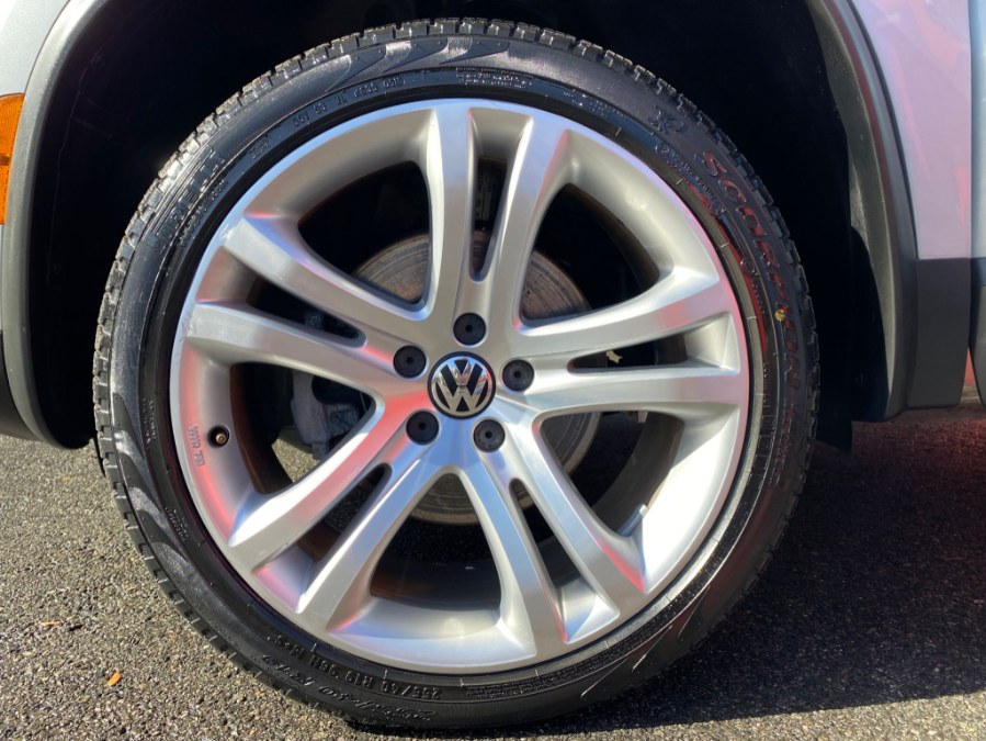 Used Volkswagen Tiguan 2WD 4dr Auto SEL 2013 | RT Auto Center LLC. Newark, New Jersey Used Volkswagen Tiguan 2WD 4dr Auto SEL 2013 | RT Auto Center LLC. Newark, New Jersey