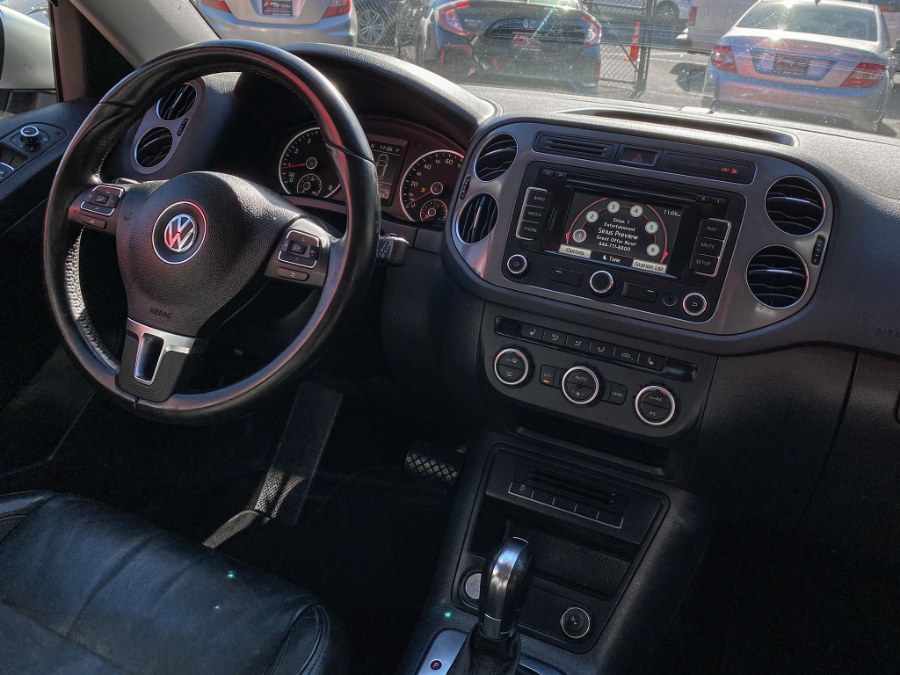 Used Volkswagen Tiguan 2WD 4dr Auto SEL 2013 | RT Auto Center LLC. Newark, New Jersey Used Volkswagen Tiguan 2WD 4dr Auto SEL 2013 | RT Auto Center LLC. Newark, New Jersey